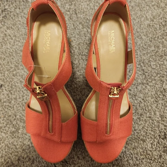 Michael Kors espadrille canvas wedges NWOT - Picture 3 of 5